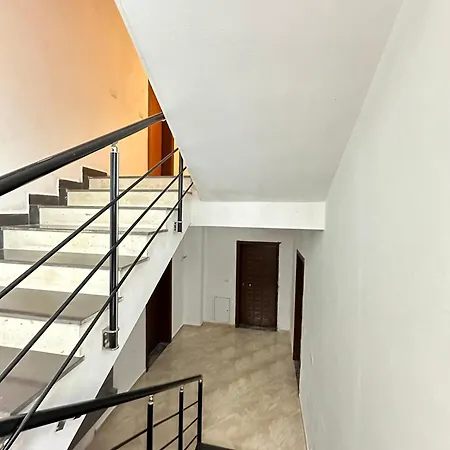Aba's Cold Water Apartment